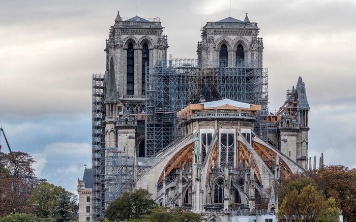 2 năm sau vụ cháy, nhà thờ Đức Bà Paris được tu sửa như 'một công viên giải trí tầm thường'