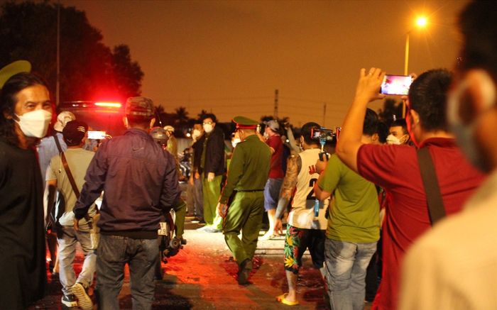 Hàng trăm YouTuber hò reo, đợi chờ kết quả vụ kiện '3 tỷ đồng' của Tịnh thất Bồng Lai