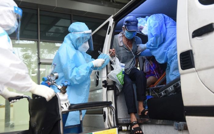 Tin sáng 11-12: Ca mới, tử vong, chuyển nặng đều cao; tiêm mũi 3, nguồn vắc xin ở đâu?