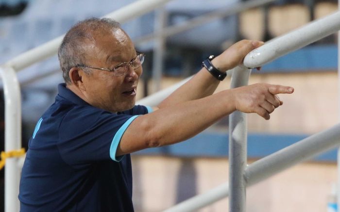 Tuyển Việt Nam có kết quả xét nghiệm Covid-19: Ông Park thở phào, Malaysia cách ly 4 cầu thủ