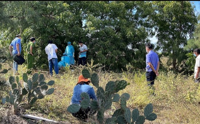 Tá hỏa phát hiện thi thể người đàn ông treo trên cây