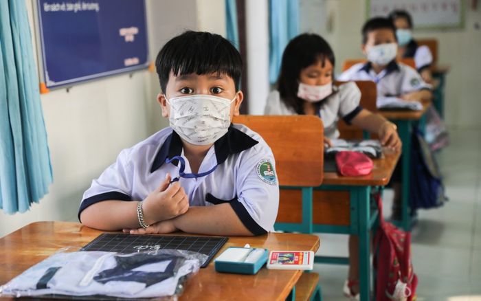 Học sinh không đến trường nếu có biểu hiện ho, sốt, khó thở...