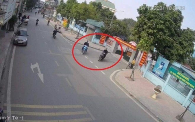 Truy tìm 2 đối tượng trộm xe máy, rút dao bầu chém lực lượng chức năng để chạy thoát thân