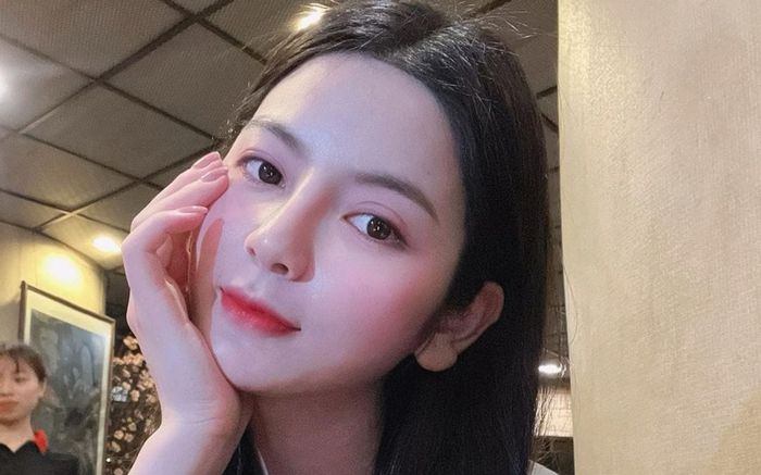 'Bạn gái tin đồn' của tiền vệ Quang Hải bị đe dọa hành hung, tạt axit cả gia đình, phải báo công an