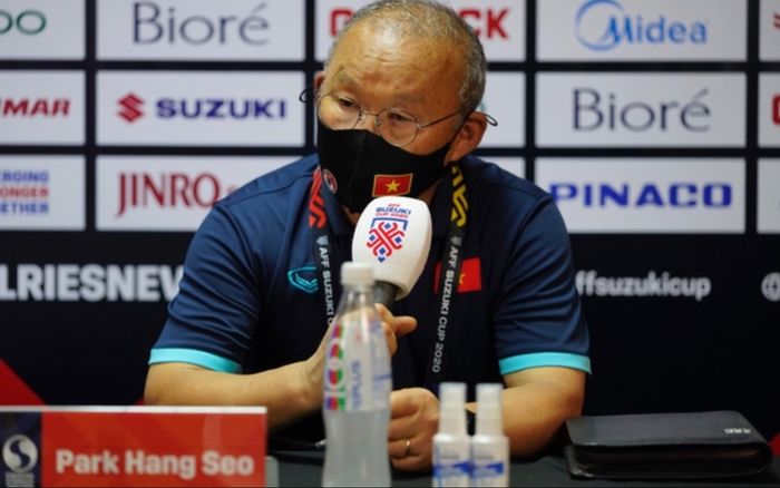 Ông Park nhận xét vỏn vẹn một câu về lối đá thô bạo của Indonesia, lo Công Phượng bị chấn thương
