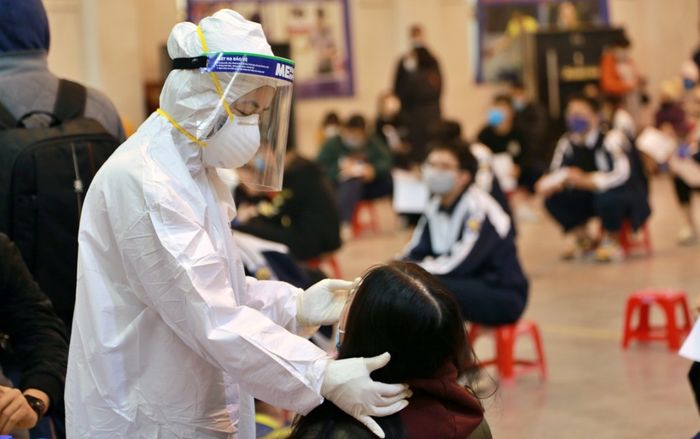 Ngày 16/12: Hà Nội có 1330 ca mắc Covid-19, trong đó 574 ca cộng đồng