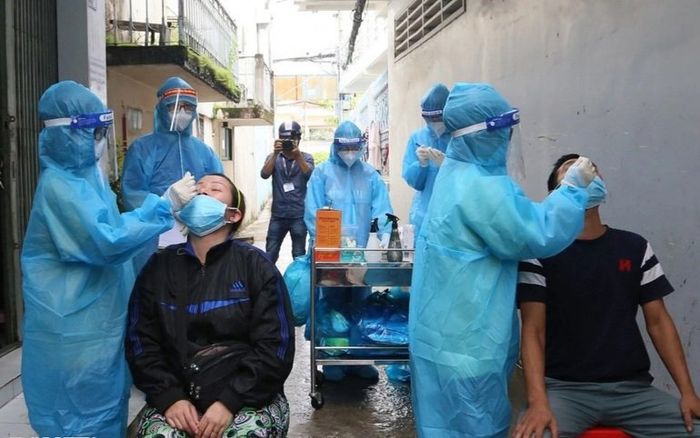 Sáng 17/12, nhiều nơi ca mắc tăng, Hà Nội cấp thuốc kháng virus cho F0 nhẹ