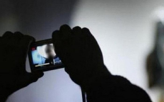 Để lộ 'clip nóng' với nam sinh trên TikTok, nữ giáo viên 20 tuổi bị cảnh sát bắt giữ