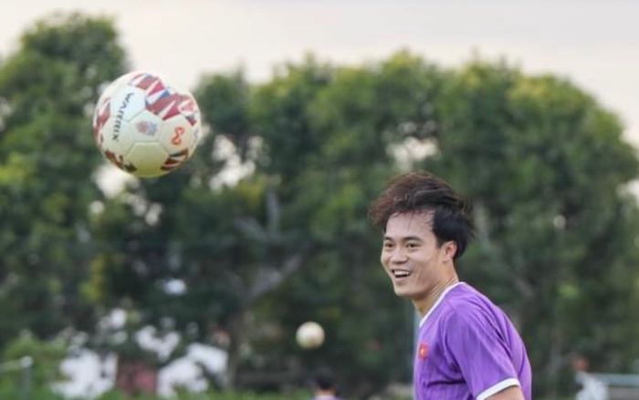 Việt Nam - Campuchia: Chờ Văn Toàn ghi bàn!