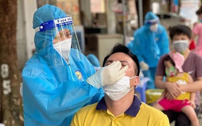 Ngày 19/12: Ghi nhận thêm 16.110 ca nhiễm mới, Hà Nội dẫn đầu cả nước