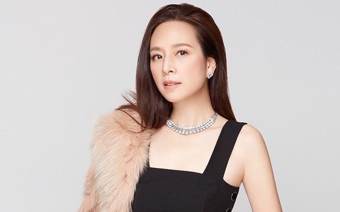 Nhan sắc 'vạn người mê' của nữ tỷ phú Thái Lan đòi 'phế ngôi' tuyển Việt Nam