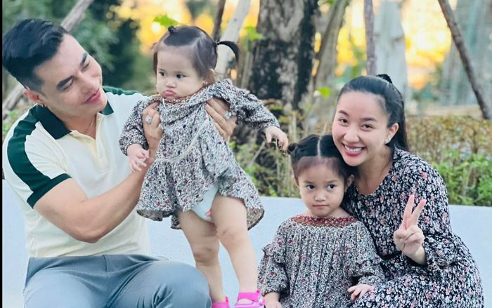 Sau khi có 2 con gái nhỏ, bà xã Lê Dương Bảo Lâm dự đoán đang mang thai đứa thứ 3 cũng là con gái