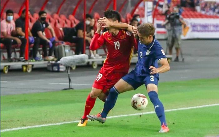 Đằng sau cơn thịnh nộ trọng tài là trận đấu xấu hổ của Việt Nam và Thái Lan