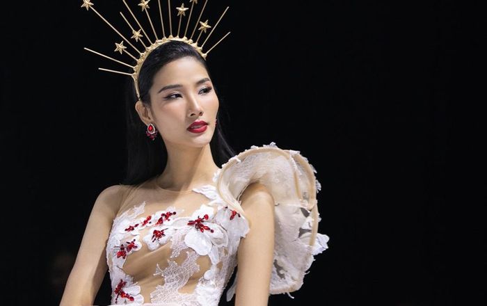 Hoàng Thùy bị nhiếp ảnh gia chỉ trích thái độ 'vô lễ', thiếu nền tảng văn hóa?