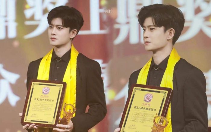 Nhậm Gia Luân đạt giải Top 10 diễn viên được toàn quốc yêu thích nhất tại giải Hoa Đỉnh lần thứ 32