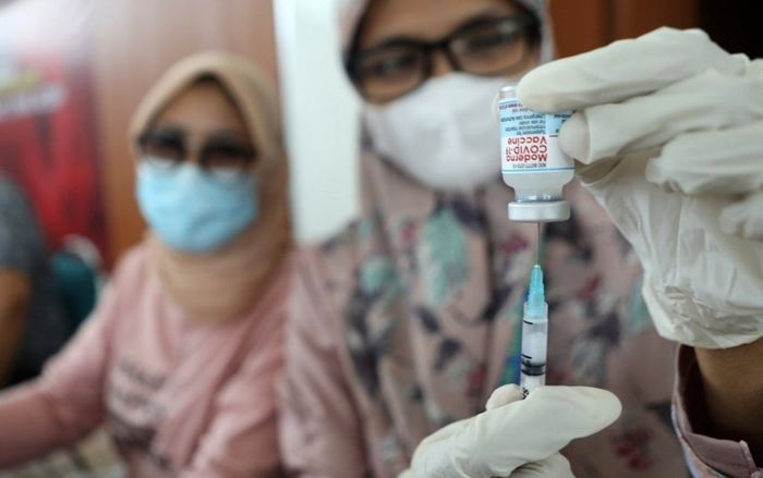 Người đàn ông gây sốc khi tuyên bố tiêm hộ 14 mũi vaccine Covid-19