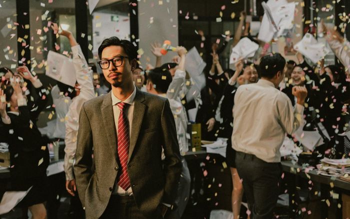 Hóa thân tận 5 hình tượng trong MV mới, Đen lấy nước mắt khán giả khi khai thác góc nhìn về mẹ đầy mới mẻ