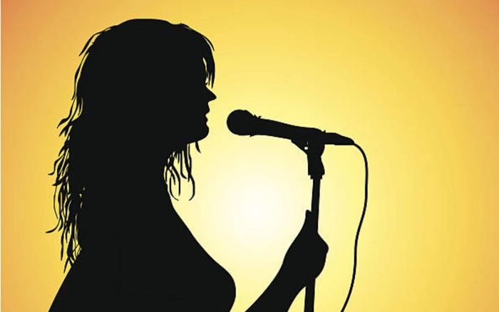 Một nữ ca sĩ Vbiz bất ngờ bị tố là tiểu tam, chửa đẻ với người đã có gia đình, còn gây sự với chính thất