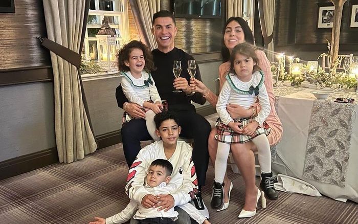 Ronaldo viết 'tâm thư' trong ngày đầu năm mới
