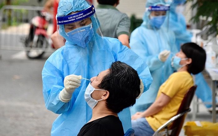 Thêm 16.948 ca nhiễm mới, Hà Nội chạm mốc 2.045 ca