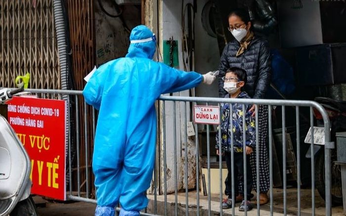 Covid-19 sáng 4/1: Hà Nội có hơn 2.100 ca mắc mới, thêm địa phương ghi nhận ca nhiễm biến chủng Omicron