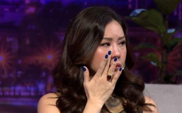 Đau lòng với dòng tin nhắn cuối của Hoa hậu Thu Hoài và em gái vừa lìa đời: 'Cầu cho em đi thanh thản'