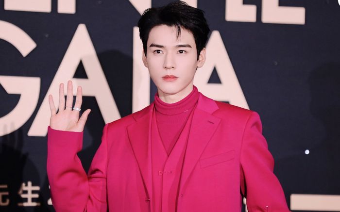 Cung Tuấn giành giải 'Nghệ sĩ có Giá trị thương mại nhất năm 2021', phim mới cán mốc gần 1 tỷ view