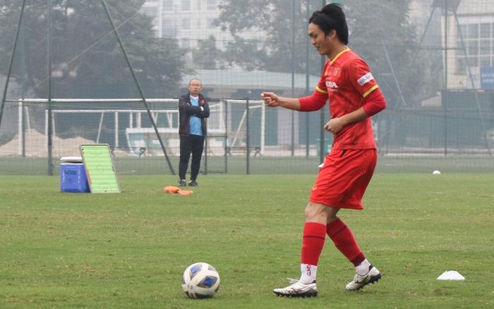 Đằng sau chuyện ông Park bất ngờ loại Tuấn Anh