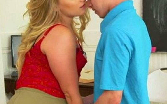 Cô giáo âm thầm kết hôn với nam sinh 17 tuổi, phản ứng của cặp đôi khi bị gia đình phát hiện càng sốc hơn