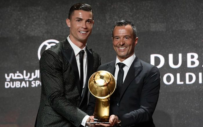 Siêu cò Jorge Mendes bay sang Anh, tương lai của Ronaldo sắp được định đoạt?