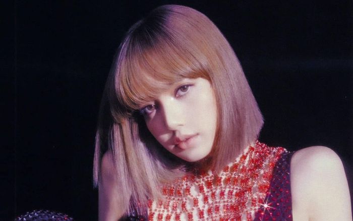 Vượt mặt Jennie, Lisa (BlackPink) trở thành nữ nghệ sĩ solo đạt lượt xem khủng trên Youtube sau 4 tháng