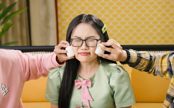 Hậu chia sẻ chuyện bị chê bai ngoại hình, Phương Mỹ Chi làm ngay điều đặc biệt để nói lên 'tiếng lòng'