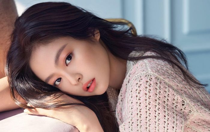 Các nàng ra mà xem: Chỉ mất 3 phút để tạo kiểu tóc xinh xẻo lấy cảm hứng từ Jennie