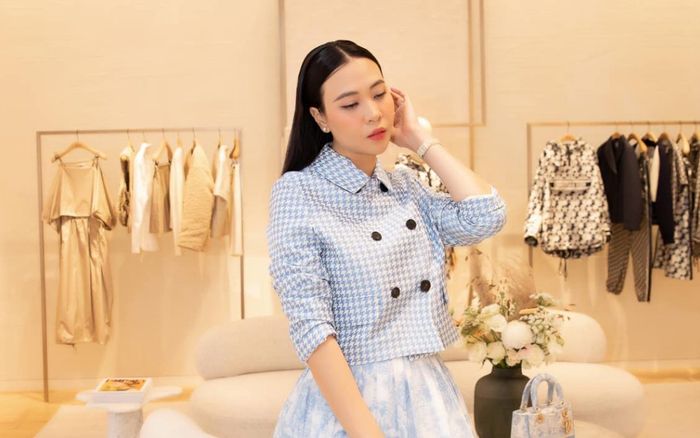 Đàm Thu Trang lên đồ kiêu sa đến Cường Đô La cũng phải thốt lên bất ngờ