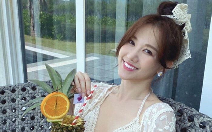 Hari Won nhận 'mưa' lời khen, Trúc Nhân phán câu 'xanh rờn': 'Phải vậy chớ, lớn rồi đâu nhảy nhót hoài'