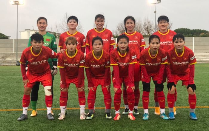 Nữ cầu thủ thứ 14 nhiễm Covid-19, tuyển Việt Nam còn 5 người tập luyện