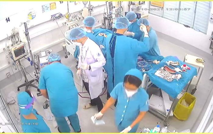 Hơn 70 ngày giành lại sự sống cho cô bé 15 tuổi bị viêm cơ tim tối cấp
