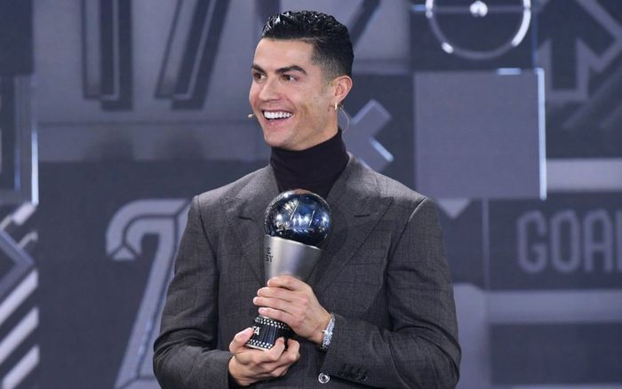 Ronaldo đoạt 'giải thưởng đặc biệt' của FIFA