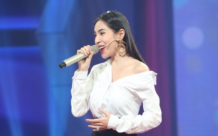 Giữa nghi vấn tái xuất sau ồn ào từ thiện, Thủy Tiên bị netizen 'mổ xẻ' giọng hát
