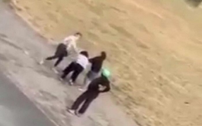 Công an vào cuộc làm rõ nguyên nhân thiếu nữ 17 tuổi bị bạn đánh hội đồng ở Bình Phước