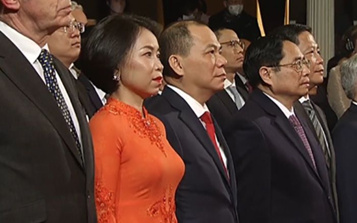 Người vợ kín tiếng của tỷ phú Phạm Nhật Vượng lần đầu lộ diện trước truyền thông