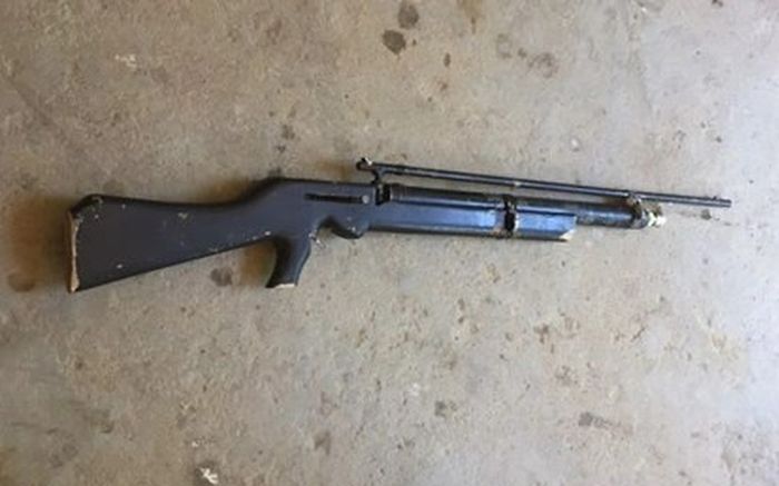 Nghệ An: Bác ruột thử súng khiến bé gái 4 tuổi trúng đạn tử vong thương tâm