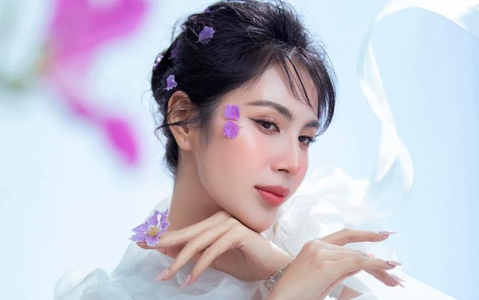 Quản lý Hồ Ngọc Hà chia sẻ cuộc trò chuyện với Thủy Tiên khi tái xuất sân khấu hậu ồn ào từ thiện