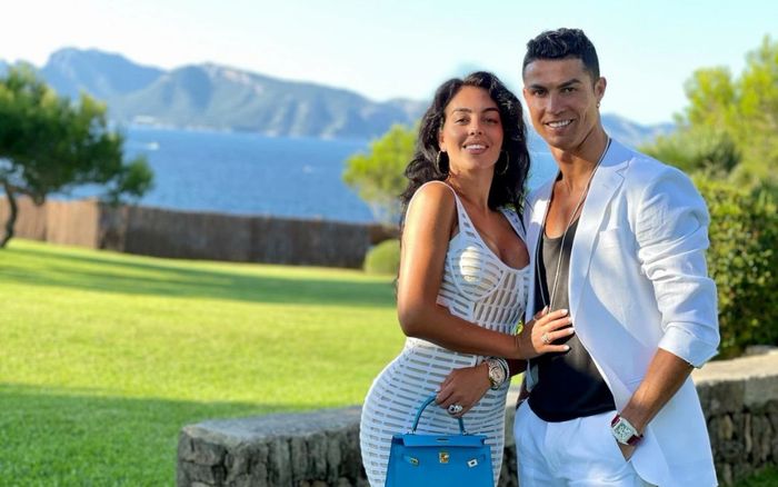 Ronaldo hé lộ thời điểm sẽ tiến hành hôn lễ với Georgina