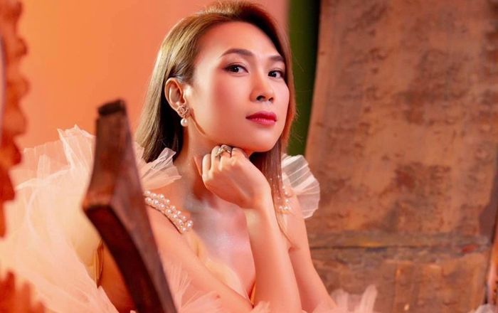 Giữa tin đồn Mỹ Tâm đưa tình trẻ về quê ăn Tết, nữ ca sĩ nói vỏn vẹn 8 chữ khiến ai cũng bất ngờ
