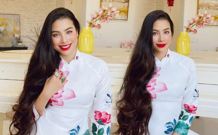 Hoa hậu Phạm Hương diện áo dài Việt, khoe tóc mượt như tơ lụa: Đẹp viên mãn ở trời Tây