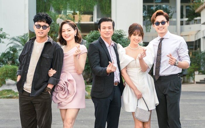 Lộ clip ngoại truyện 'Thương ngày nắng về': Duy thiếu gia mặc đẹp như chú rể đi mua đào cho Vân Trang