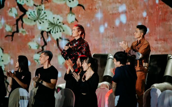 Thương cho Gil Lê: Lên sàn đấu boxing mà vẫn bị bạn thân Jun Phạm dìm tơi tả, đòi 'xem lại cái nết'