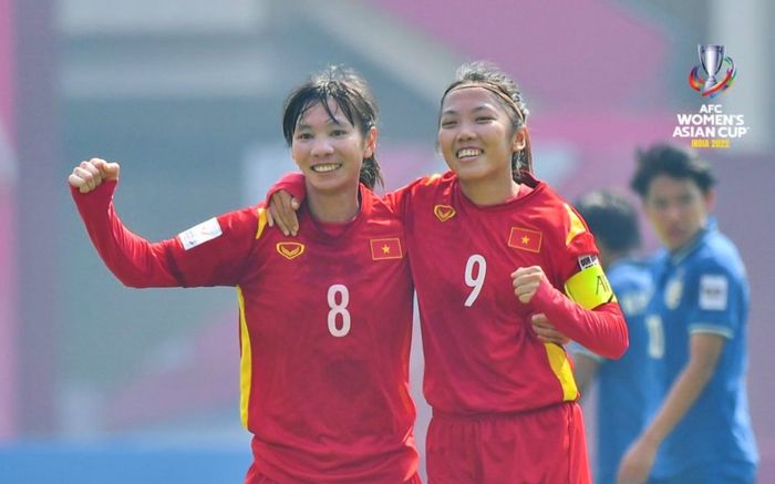 HLV Mai Đức Chung nói gì sau khi Việt Nam hạ gục Thái Lan, chạm tay vào vé World Cup?