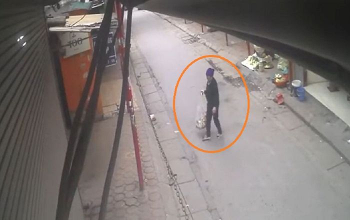 Ngày mùng 2 Tết hàng xóm mang thứ này sang đặt trước cửa, chủ nhà soi camera mà ngán ngẩm